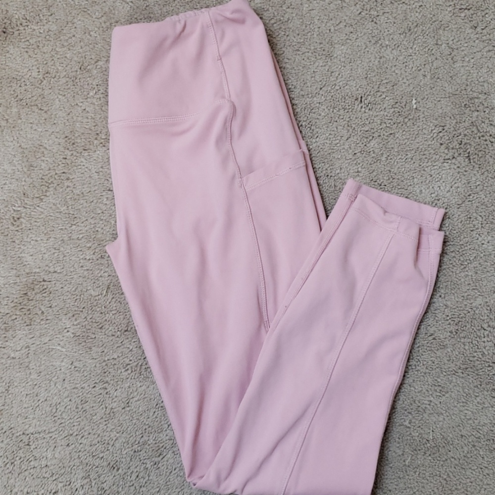 Light pink leggings with side pockets